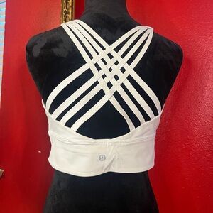 Lululemon free to be bra